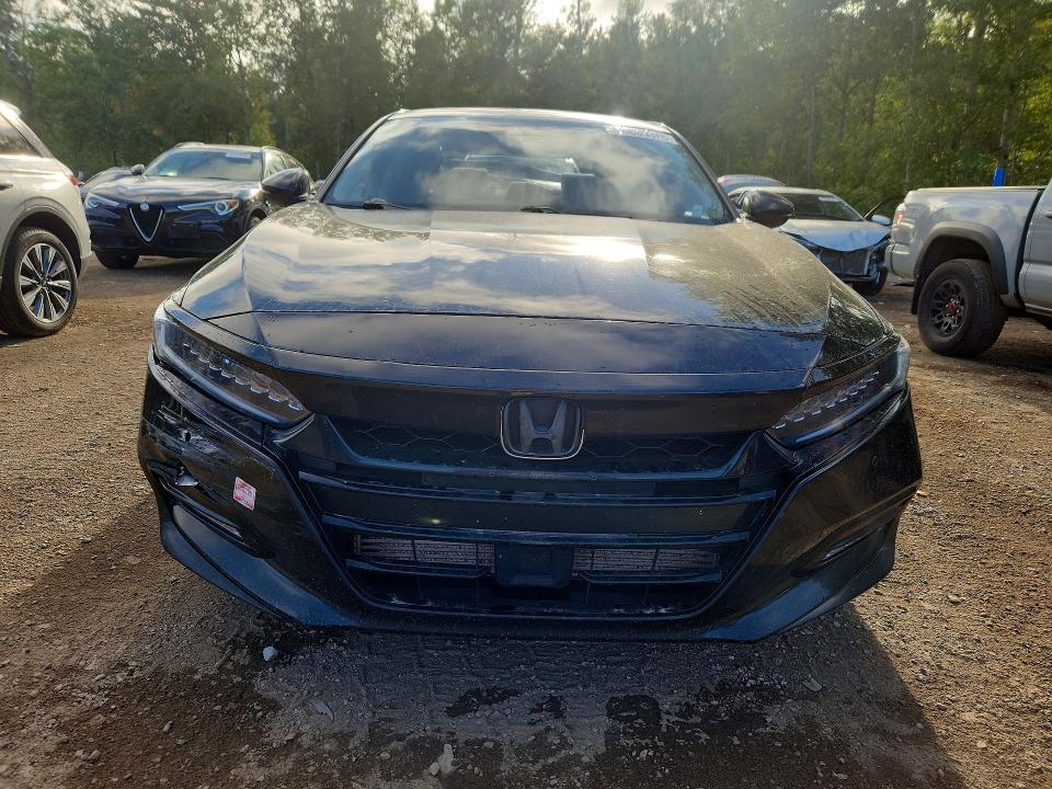 Продажа на аукционе авто 2018 Honda Accord, vin: 1HGCV1F92JA802119, номер лота: 64834346