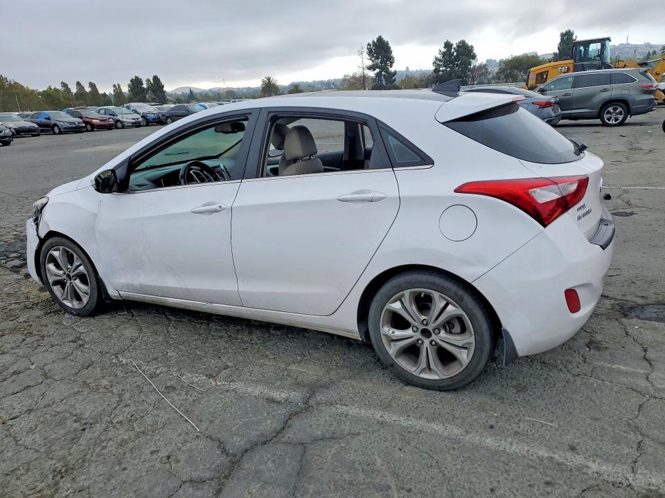 2013 Hyundai Elantra Gt მანქანა იყიდება აუქციონზე, vin: KMHD35LE8DU127411, აუქციონის ნომერი: 65849336
