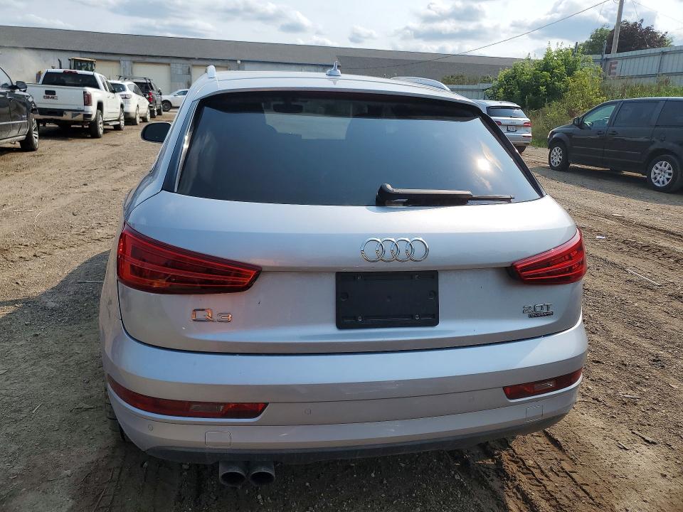 2017 Audi Q3 მანქანა იყიდება აუქციონზე, vin: WA1JCCFS7HR005638, აუქციონის ნომერი: 63883096