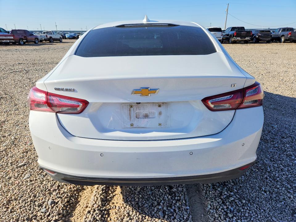 65640156 :رقم المزاد ، 1G1ZD5STXNF214667 vin ، 2022 Chevrolet Malibu مزاد بيع