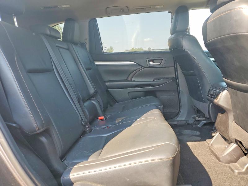 Продажа на аукционе авто 2019 Toyota Highlander, vin: 5TDJZRFHXKS597881, номер лота: 64789046