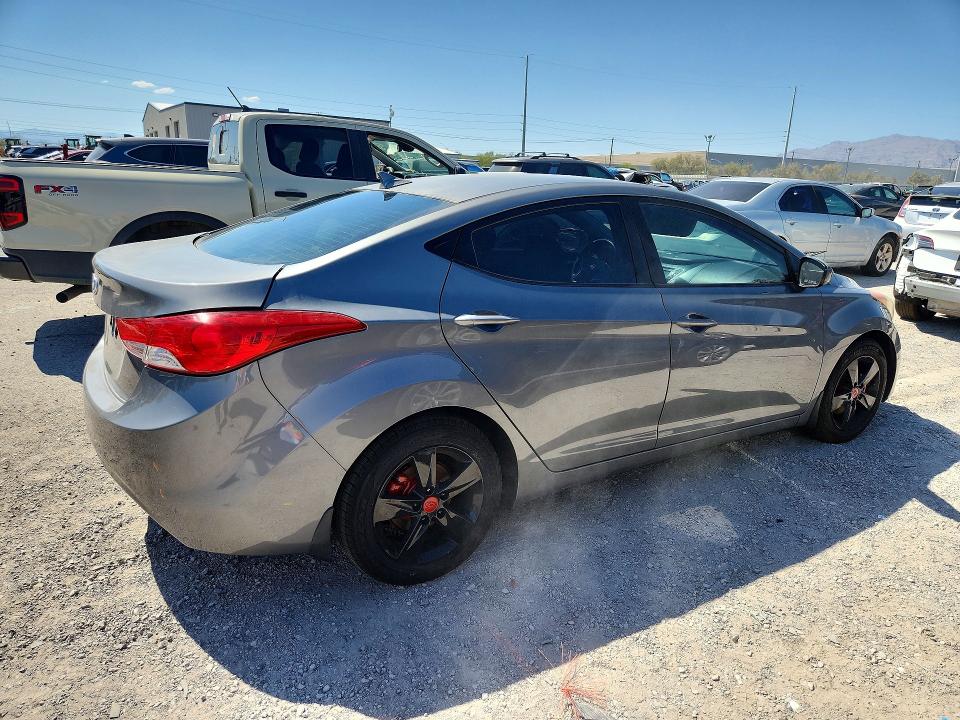2013 Hyundai Elantra მანქანა იყიდება აუქციონზე, vin: 5NPDH4AE3DH393397, აუქციონის ნომერი: 64135056