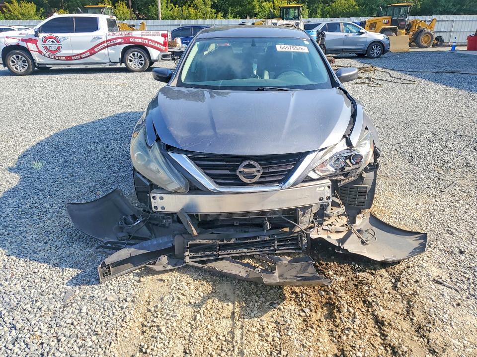 64979526 :رقم المزاد ، 1N4AL3AP7JC136110 vin ، 2018 Nissan Altima مزاد بيع