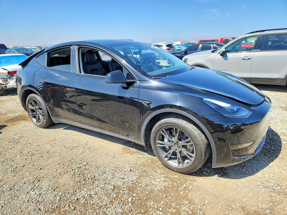 2024 Tesla Model Y მანქანა იყიდება აუქციონზე, vin: 7SAYGDED1RF097695, აუქციონის ნომერი: 64232116