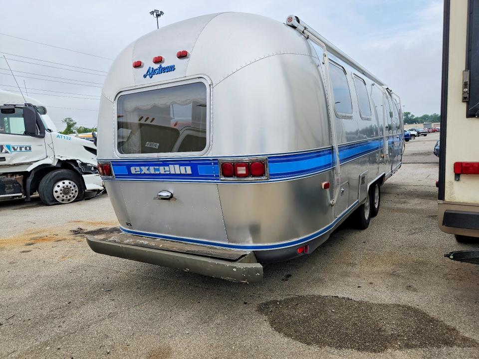 63890116 :رقم المزاد ، 1STHEAN2XKJ506566 vin ، 1988 Airstream Excella مزاد بيع