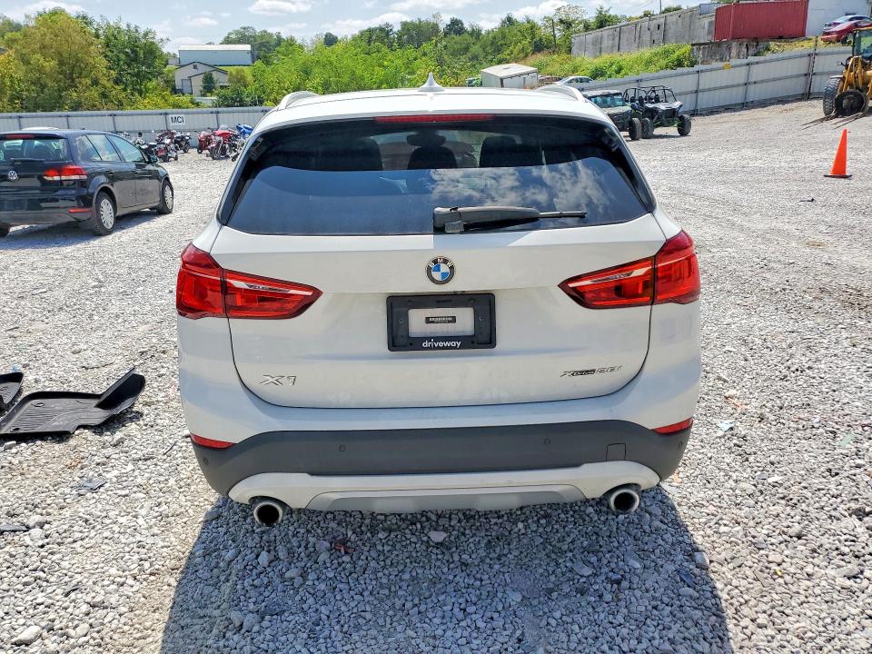 65827136 :رقم المزاد ، WBXJG9C00M5U43700 vin ، 2021 Bmw X1 مزاد بيع