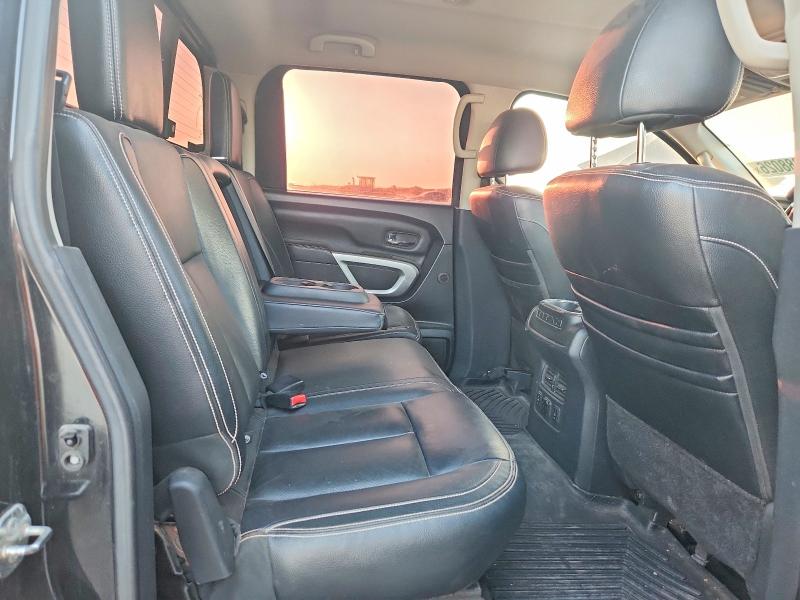 66888026 :رقم المزاد ، 1N6BA1F4XJN517457 vin ، 2018 Nissan Titan Xd مزاد بيع