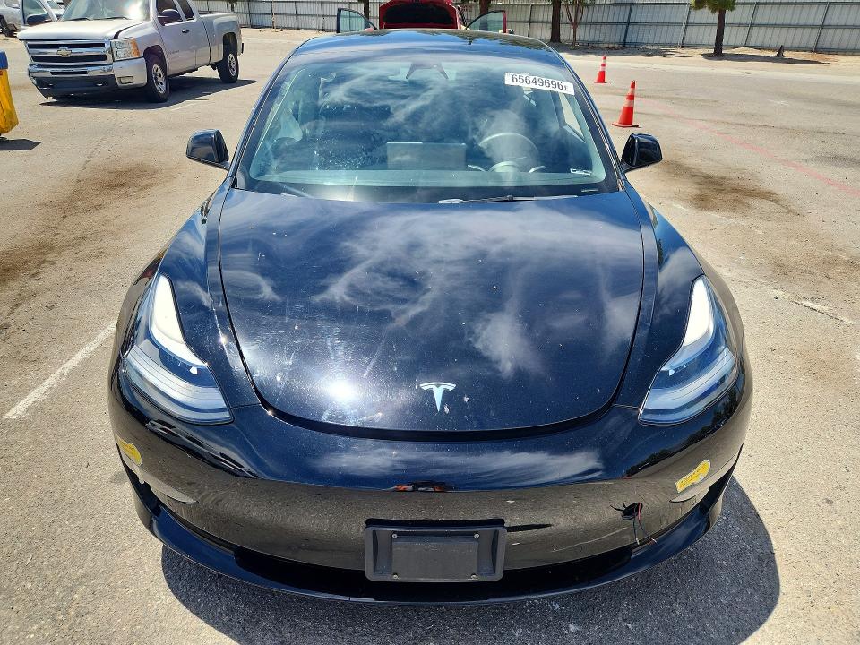 65649696 :رقم المزاد ، 5YJ3E1EB4NF135053 vin ، 2022 Tesla Model 3 مزاد بيع