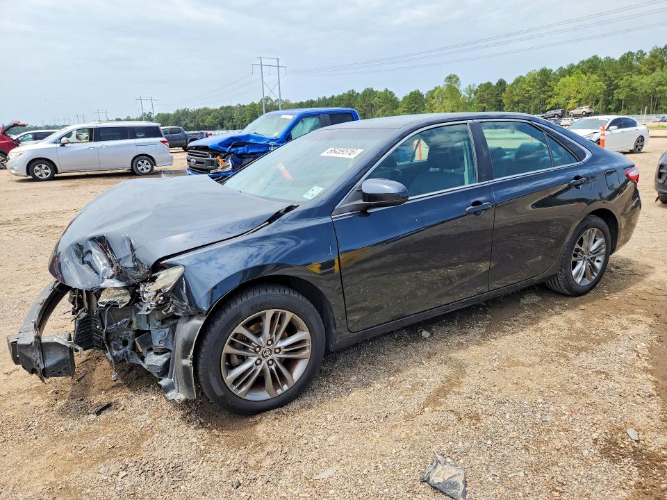 66459516 :رقم المزاد ، 4T1BF1FK3FU037014 vin ، 2015 Toyota Camry مزاد بيع