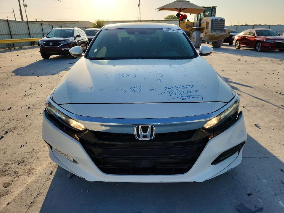 Продаж на аукціоні авто 2018 Honda Accord, vin: 1HGCV1F50JA137038, номер лоту: 62840396
