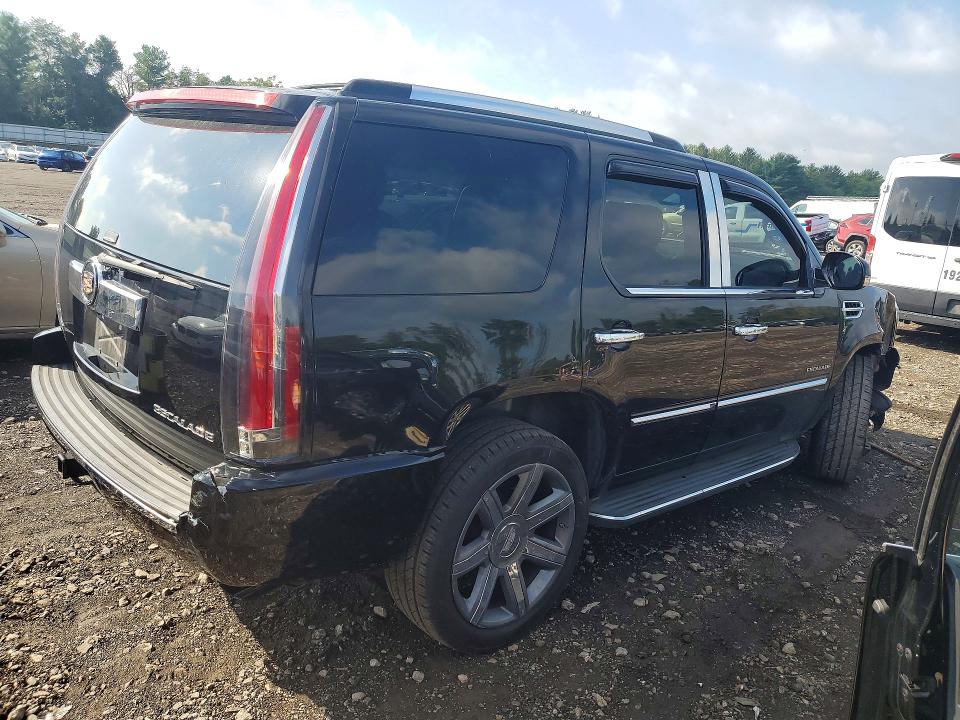2011 Cadillac Escalade მანქანა იყიდება აუქციონზე, vin: 1GYS4AEF7BR307769, აუქციონის ნომერი: 63724666