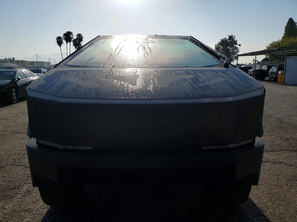 63774936 :رقم المزاد ، 7G2CEHED8RA040263 vin ، 2024 Tesla Cybertruck مزاد بيع