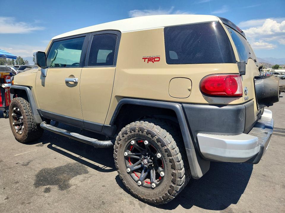 2011 Toyota Fj Cruiser მანქანა იყიდება აუქციონზე, vin: JTEZU4BF5BK011292, აუქციონის ნომერი: 66467876