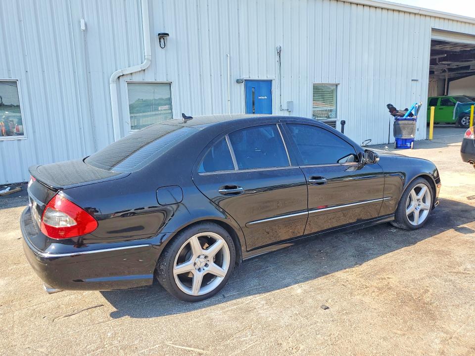 65085636 :رقم المزاد ، WDBUF56X19B390270 vin ، 2009 Mercedes-benz E مزاد بيع