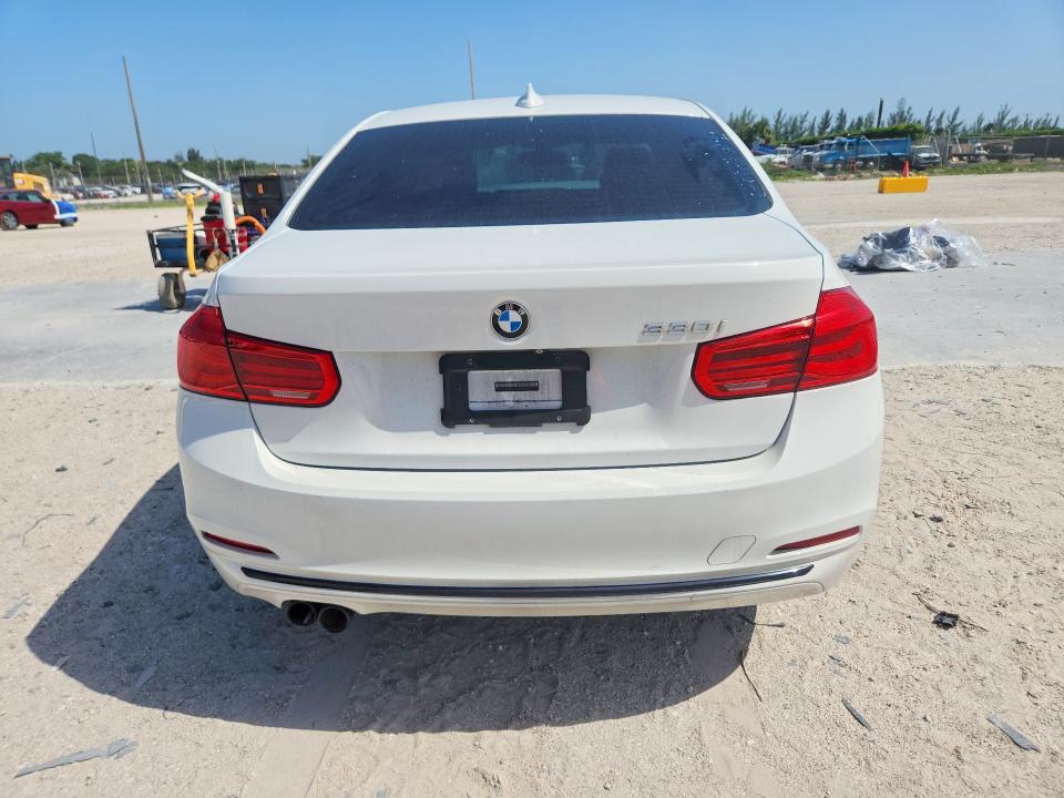 64761386 :رقم المزاد ، WBA8B9G5XJNU97966 vin ، 2018 Bmw 330 مزاد بيع