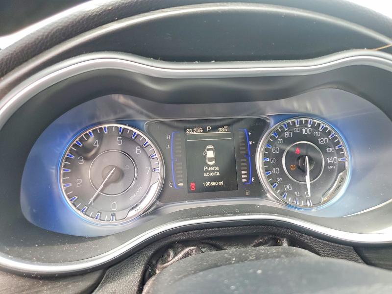 63610046 :رقم المزاد ، 1C3CCCAB2FN712466 vin ، 2015 Chrysler 200 مزاد بيع