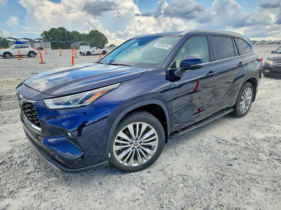2024 Toyota Highlander Hybrid მანქანა იყიდება აუქციონზე, vin: 5TDEBRCHXRS633492, აუქციონის ნომერი: 64326316