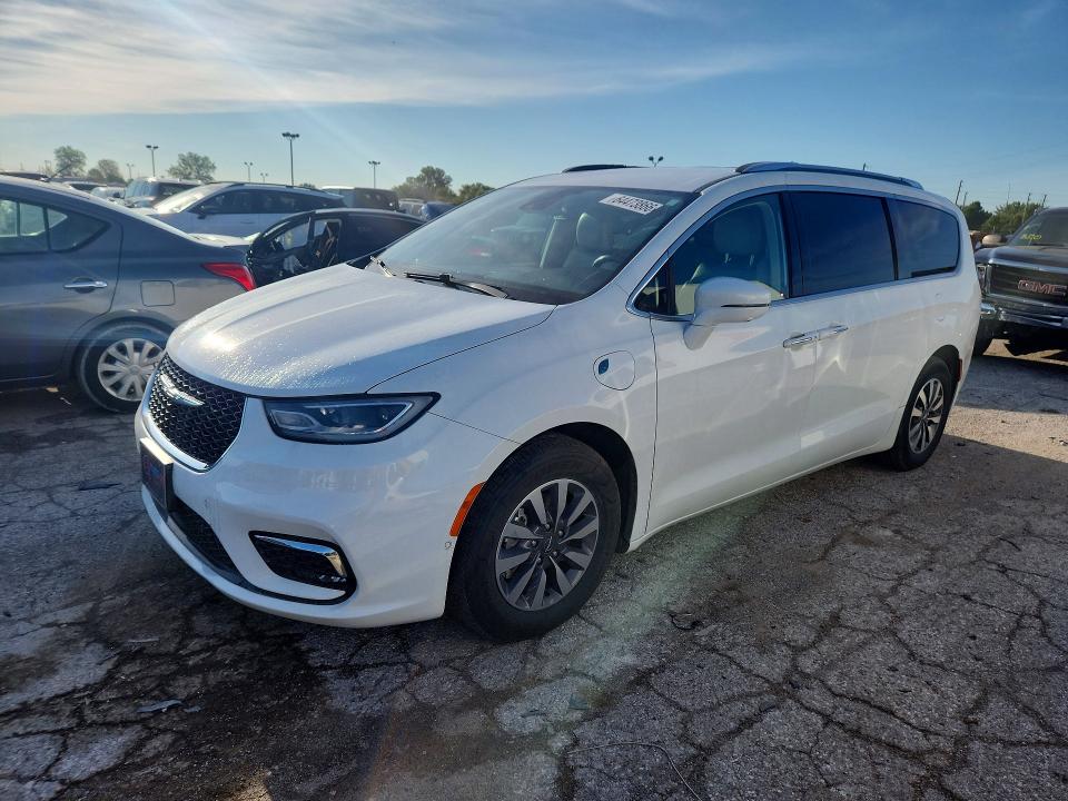 2021 Chrysler Pacifica მანქანა იყიდება აუქციონზე, vin: 2C4RC1L75MR585876, აუქციონის ნომერი: 64473866