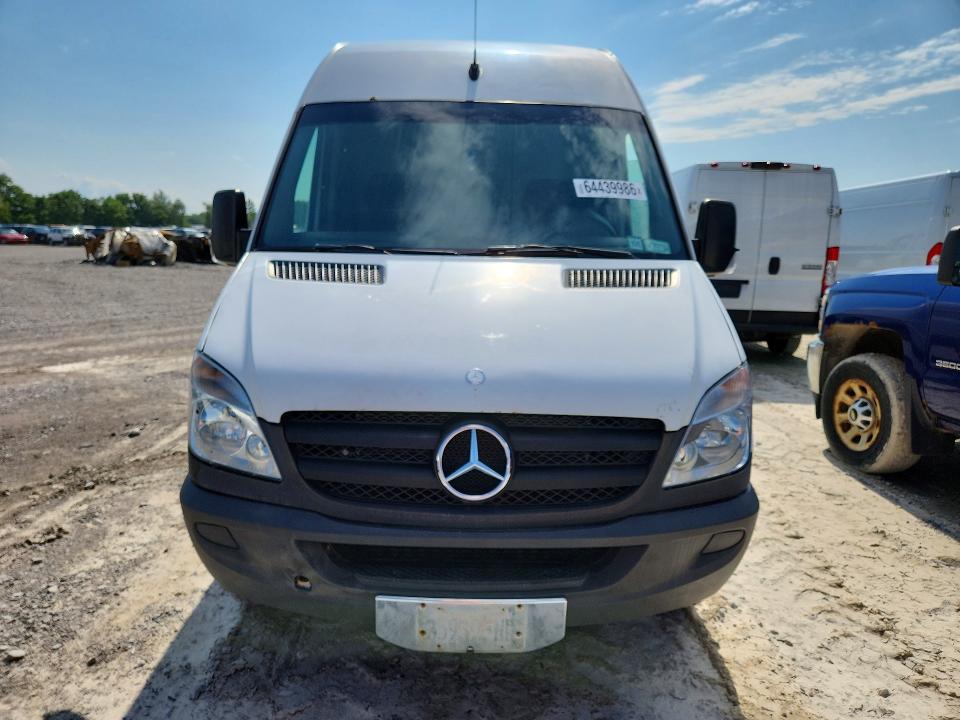 64439986 :رقم المزاد ، WD3PF1CC9D5754221 vin ، 2013 Mercedes-benz Sprinter مزاد بيع