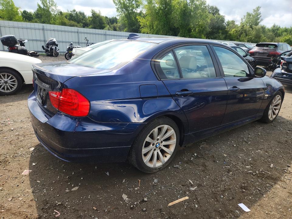 63949596 :رقم المزاد ، WBAPK5G5XBNN26145 vin ، 2011 Bmw 328 مزاد بيع