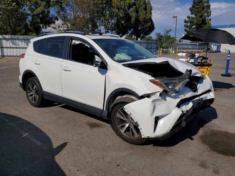 2018 Toyota Rav4 მანქანა იყიდება აუქციონზე, vin: JTMWFREV0JJ165284, აუქციონის ნომერი: 64256176