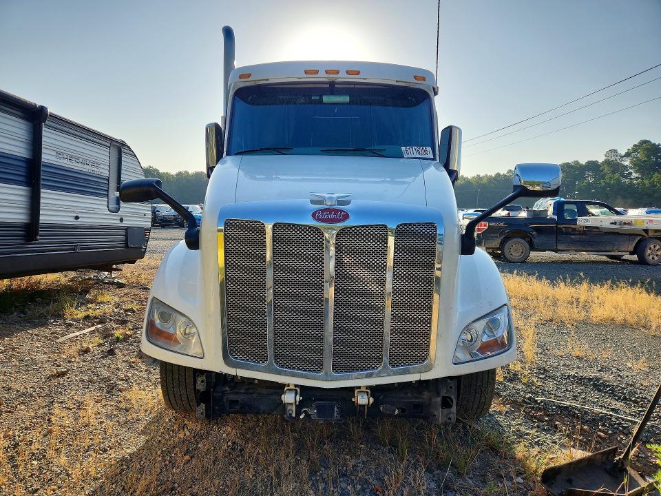 Продажа на аукционе авто 2018 Peterbilt 579, vin: 1XPBDP9X0JD474092, номер лота: 61716206