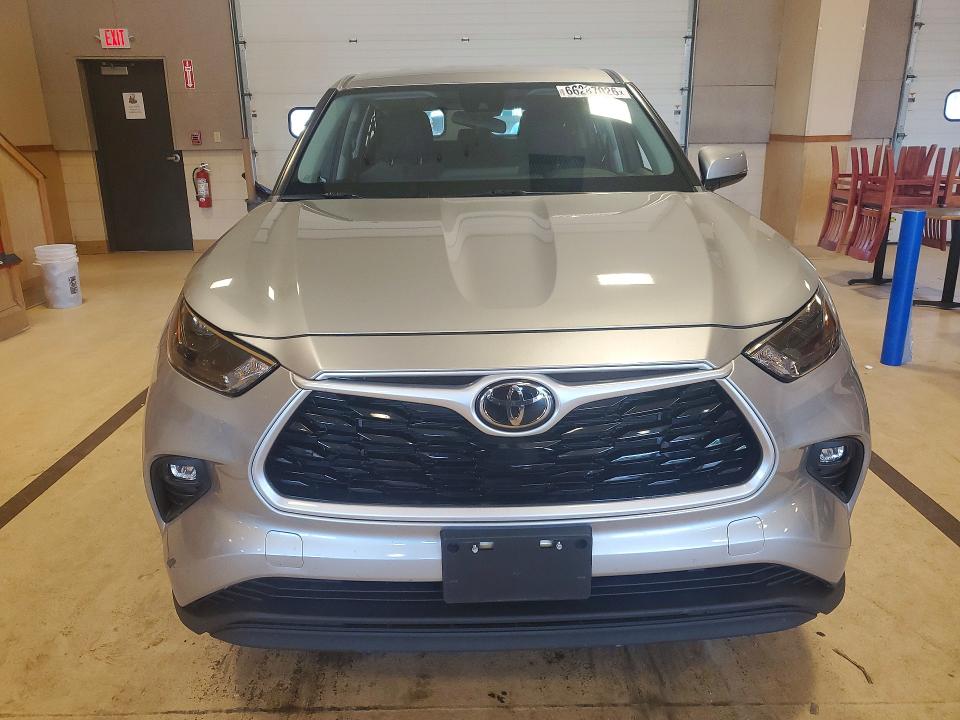 Auction sale of the 2022 Toyota Highlander, vin: 5TDBZRBHXNS560666, lot number: 66287026