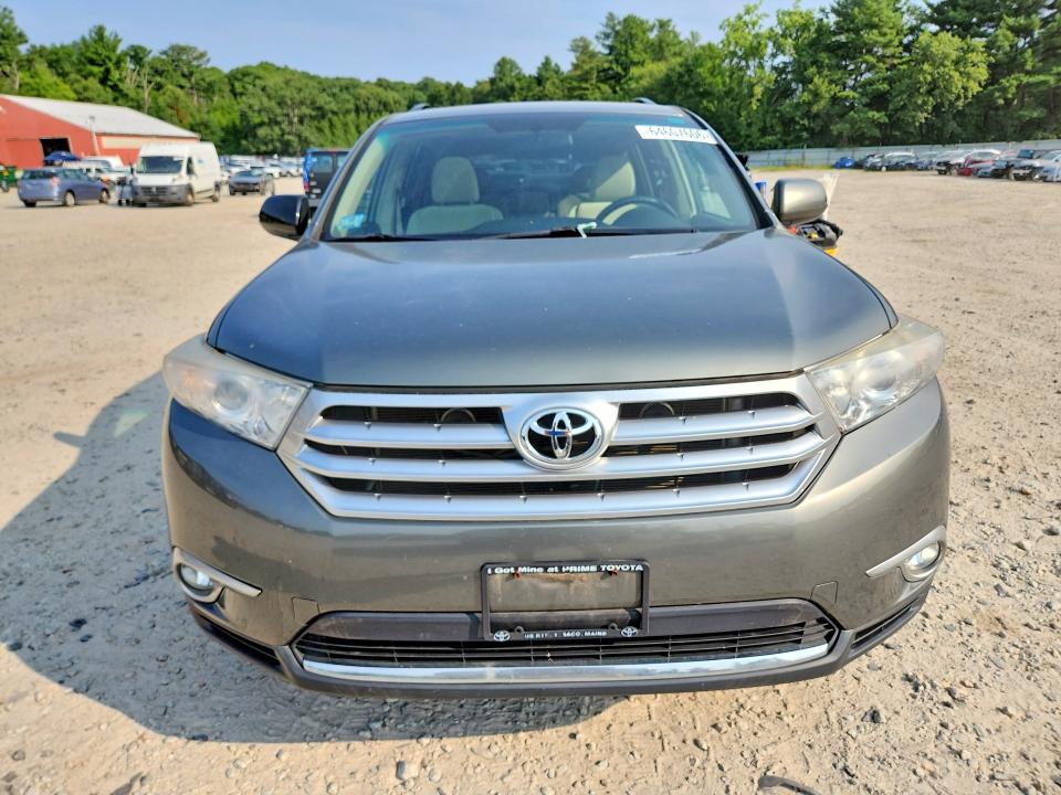 64607606 :رقم المزاد ، 5TDBK3EHXCS116200 vin ، 2012 Toyota Highlander مزاد بيع