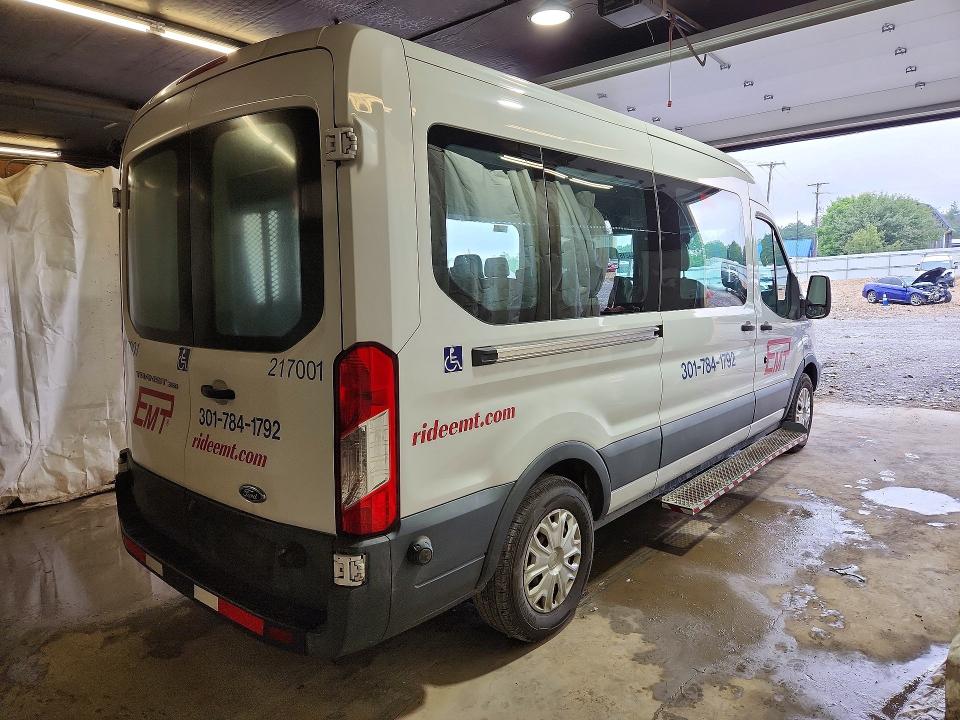 64215766 :رقم المزاد ، 1FBZX2CM5HKA03168 vin ، 2017 Ford Transit مزاد بيع