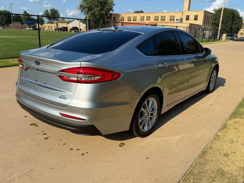 61452766 :رقم المزاد ، 3FA6P0LU4LR217436 vin ، 2020 Ford Fusion مزاد بيع
