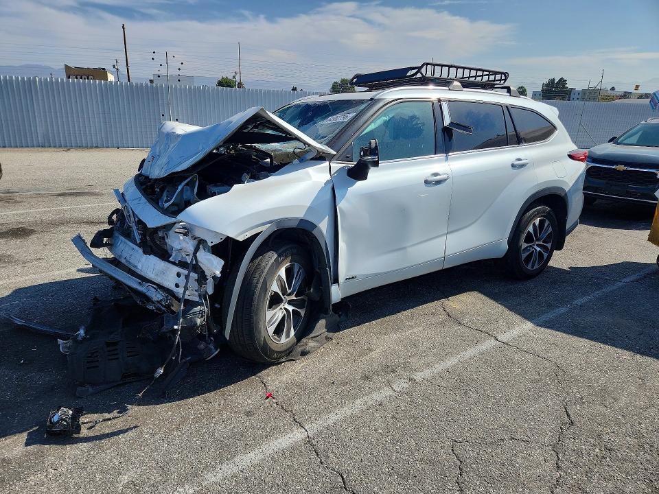 64952796 :رقم المزاد ، 5TDHBRCH5NS545747 vin ، 2022 Toyota Highlander Hybrid مزاد بيع