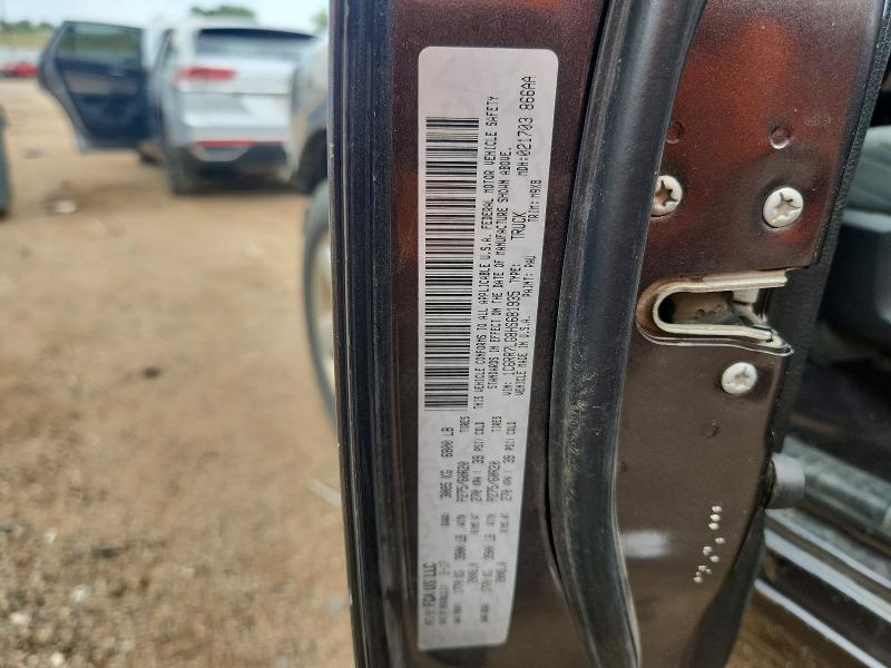 Продаж на аукціоні авто 2017 Ram 1500, vin: 1C6RR7LG8HS681935, номер лоту: 64234496
