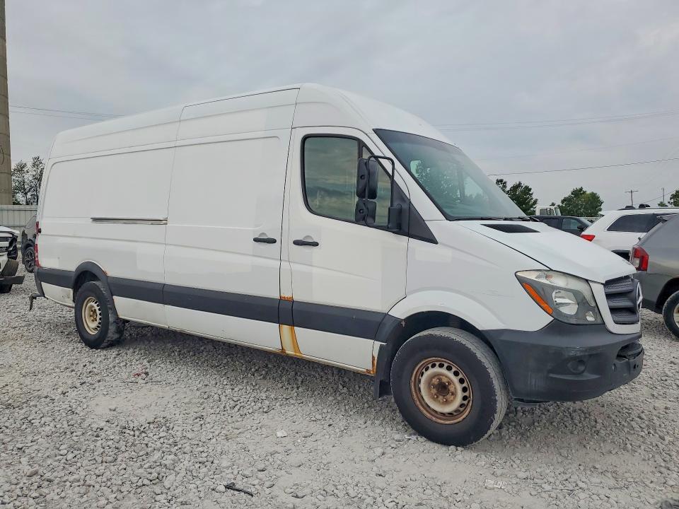 63803646 :رقم المزاد ، WD3PE8DB6FP131728 vin ، 2015 Mercedes-benz Sprinter مزاد بيع