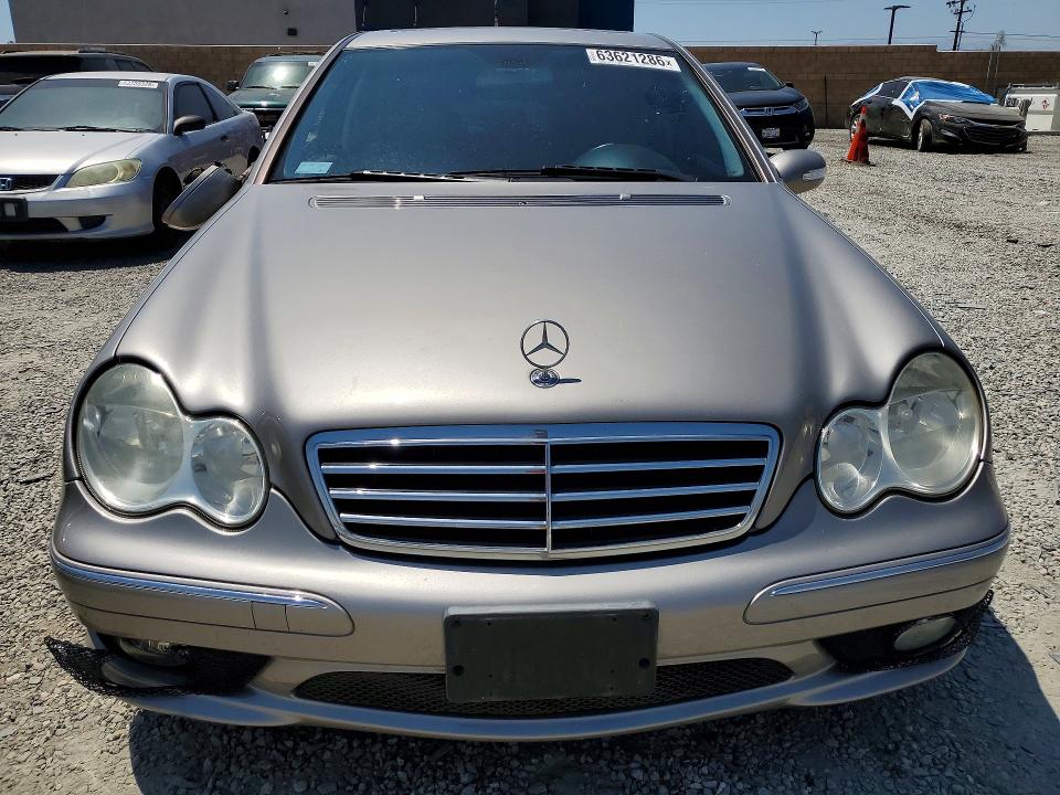 63621286 :رقم المزاد ، WDBRF52HX6A889476 vin ، 2006 Mercedes-benz C مزاد بيع