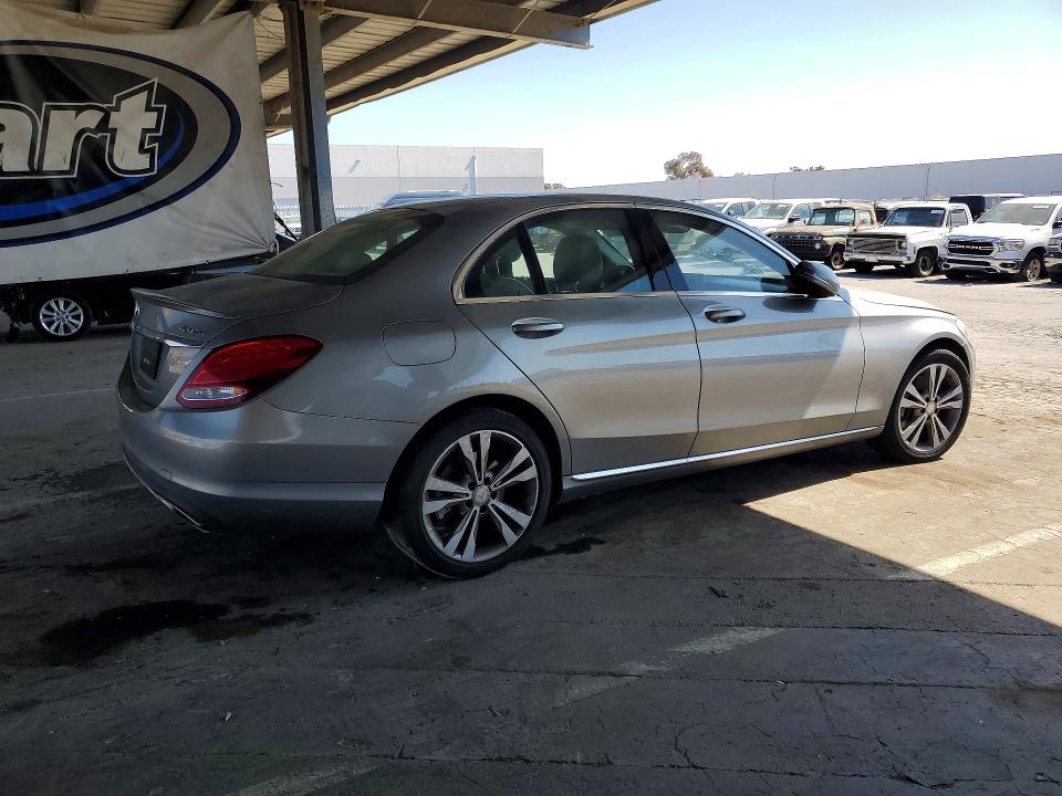 64463656 :رقم المزاد ، 55SWF4KB0GU136766 vin ، 2016 Mercedes-benz C مزاد بيع