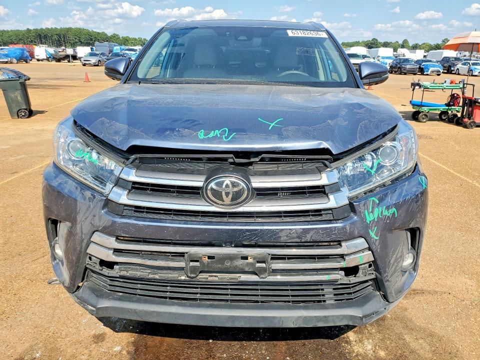 63182636 :رقم المزاد ، 5TDDZRFH1KS993162 vin ، 2019 Toyota Highlander مزاد بيع