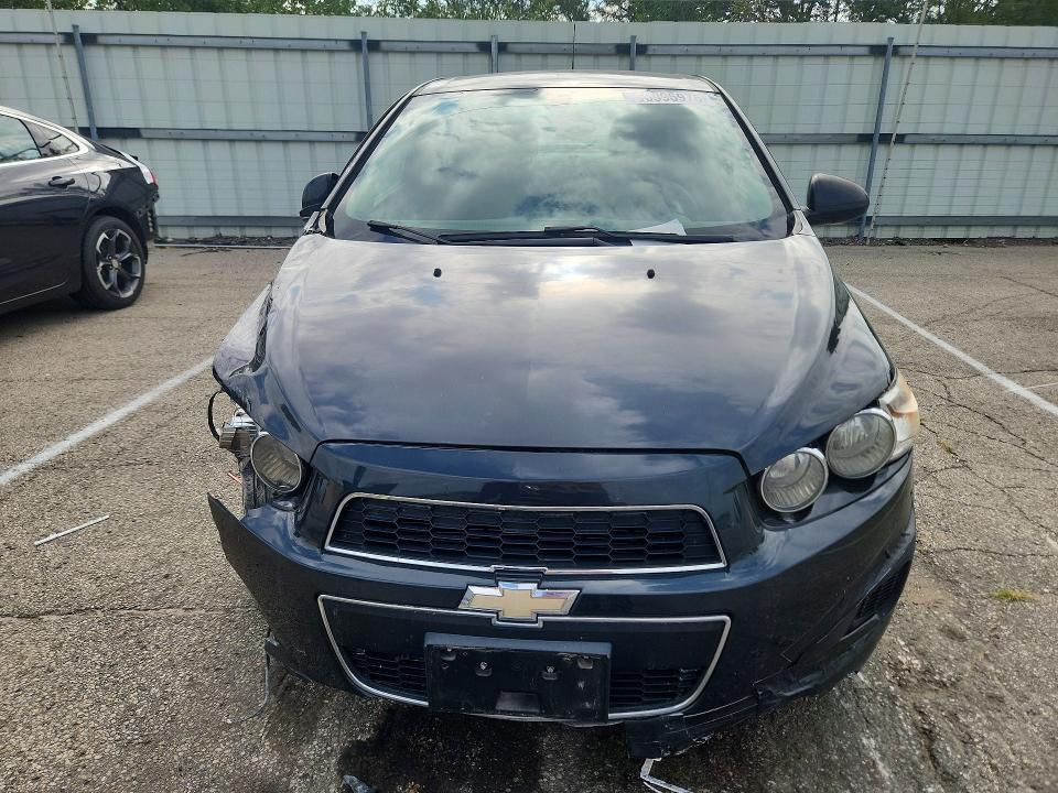 63996976 :رقم المزاد ، 1G1JC5SH0F4111315 vin ، 2015 Chevrolet Sonic مزاد بيع