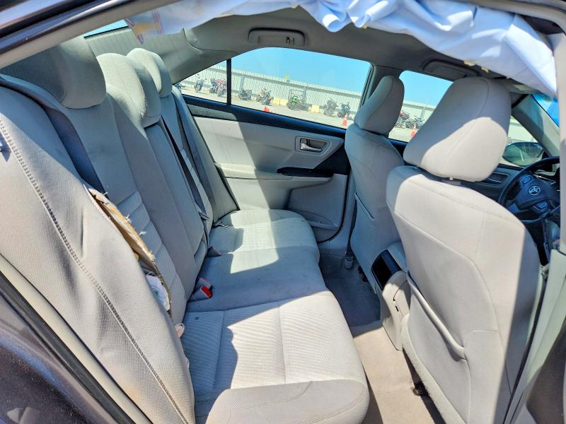 64559476 :رقم المزاد ، 4T1BF1FK2FU972427 vin ، 2015 Toyota Camry مزاد بيع