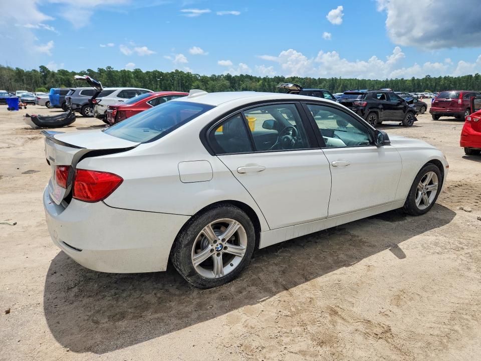 63989326 :رقم المزاد ، WBA3C3G51FNT52486 vin ، 2015 Bmw 320 مزاد بيع