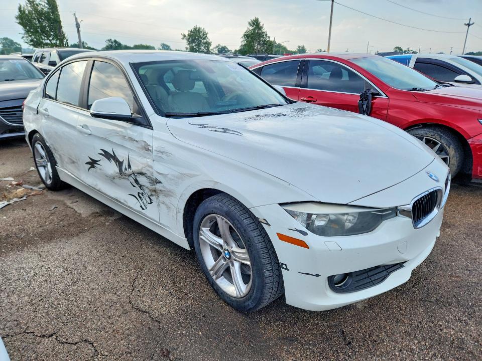 63499966 :رقم المزاد ، WBA3C3C57EF984794 vin ، 2014 Bmw 320 مزاد بيع
