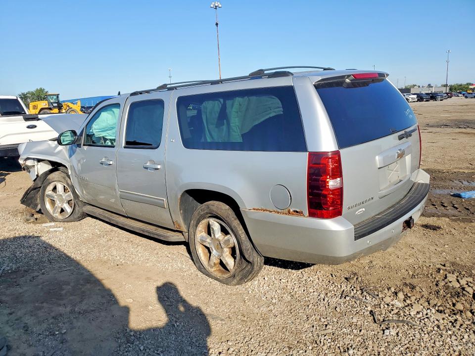 2010 Chevrolet Suburban მანქანა იყიდება აუქციონზე, vin: 1GNUKJE36AR228402, აუქციონის ნომერი: 63414006
