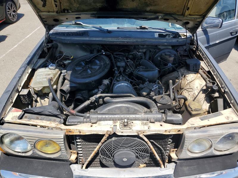 64330766 :رقم المزاد ، WDBAB33A2DB031019 vin ، 1983 Mercedes-benz 300 مزاد بيع