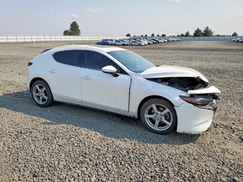 2021 Mazda 3 მანქანა იყიდება აუქციონზე, vin: JM1BPBML0M1333383, აუქციონის ნომერი: 64800426
