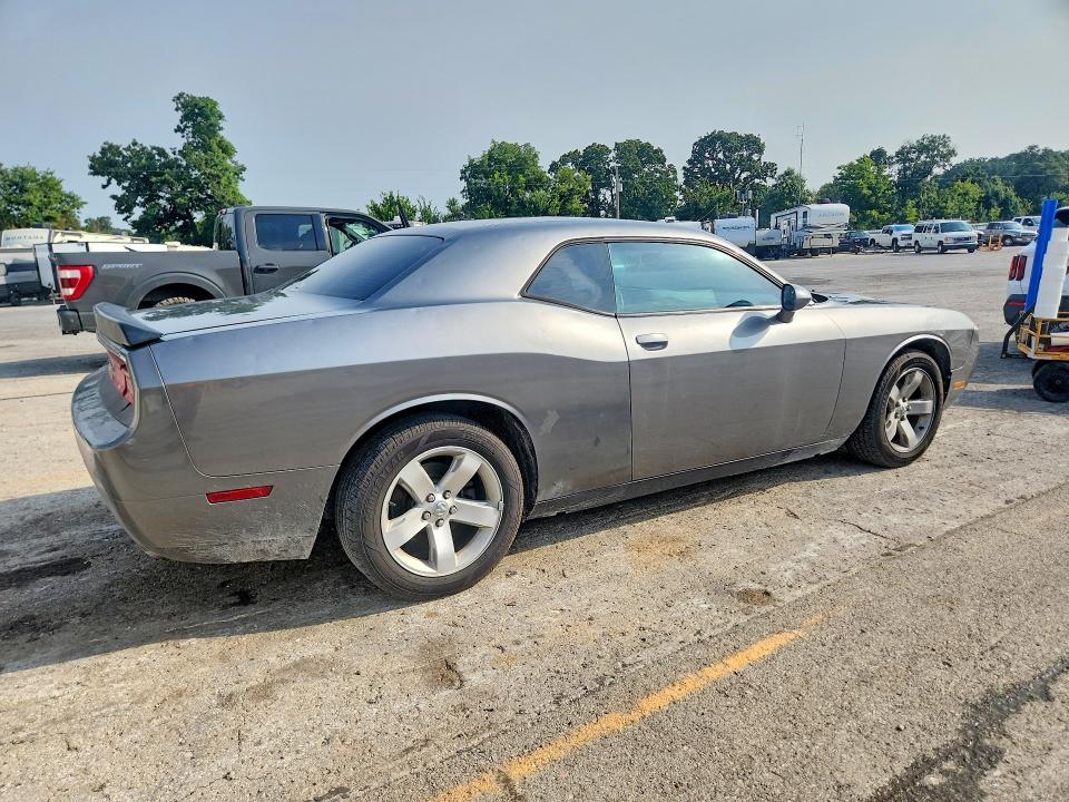 64496196 :رقم المزاد ، 2B3CJ4DG0BH602373 vin ، 2011 Dodge Challenger مزاد بيع