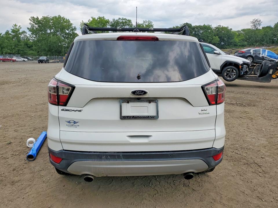 64693866 :رقم المزاد ، 1FMCU0GD0HUE77134 vin ، 2017 Ford Escape مزاد بيع