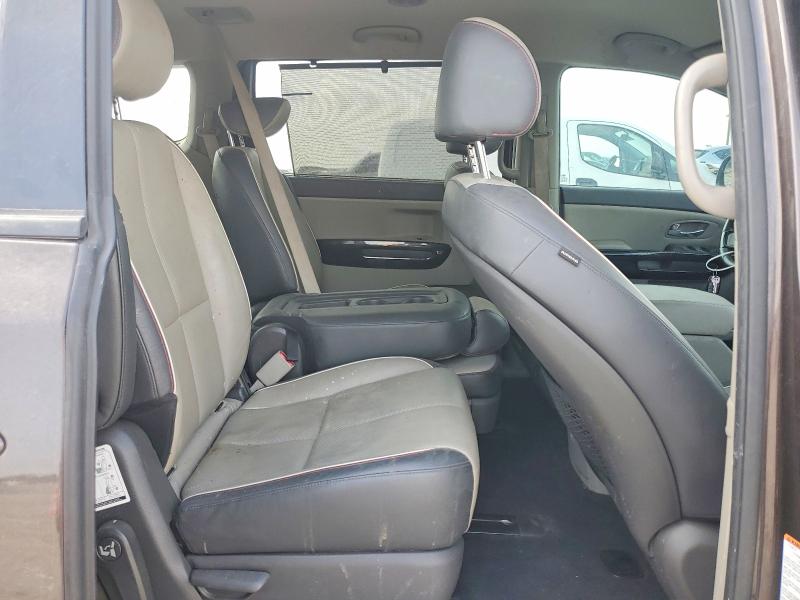 63805236 :رقم المزاد ، KNDMC5C11F6023691 vin ، 2015 Kia Sedona مزاد بيع