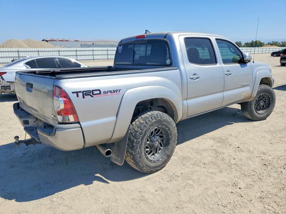 2015 Toyota Tacoma მანქანა იყიდება აუქციონზე, vin: 3TMLU4EN4FM180831, აუქციონის ნომერი: 64117156