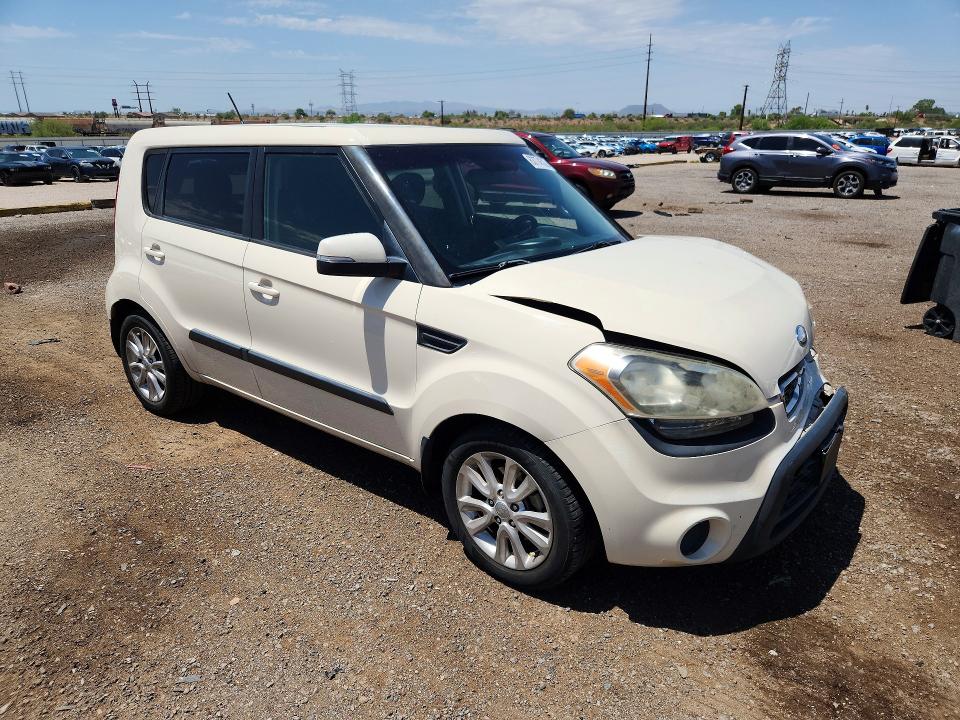 2013 Kia Soul მანქანა იყიდება აუქციონზე, vin: KNDJT2A6XD7758001, აუქციონის ნომერი: 63774526
