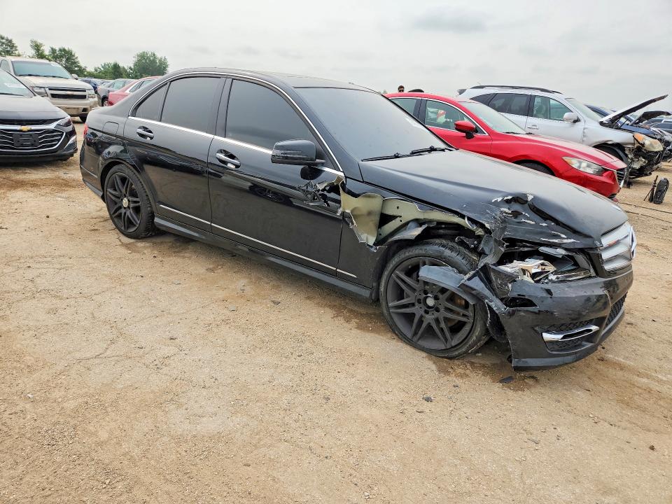 Продаж на аукціоні авто 2013 Mercedes-benz C, vin: WDDGF8AB8DG070733, номер лоту: 64588076