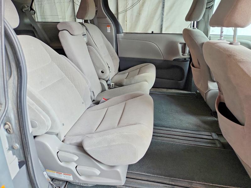 64045186 :رقم المزاد ، 5TDKZ3DC0KS976395 vin ، 2019 Toyota Sienna مزاد بيع